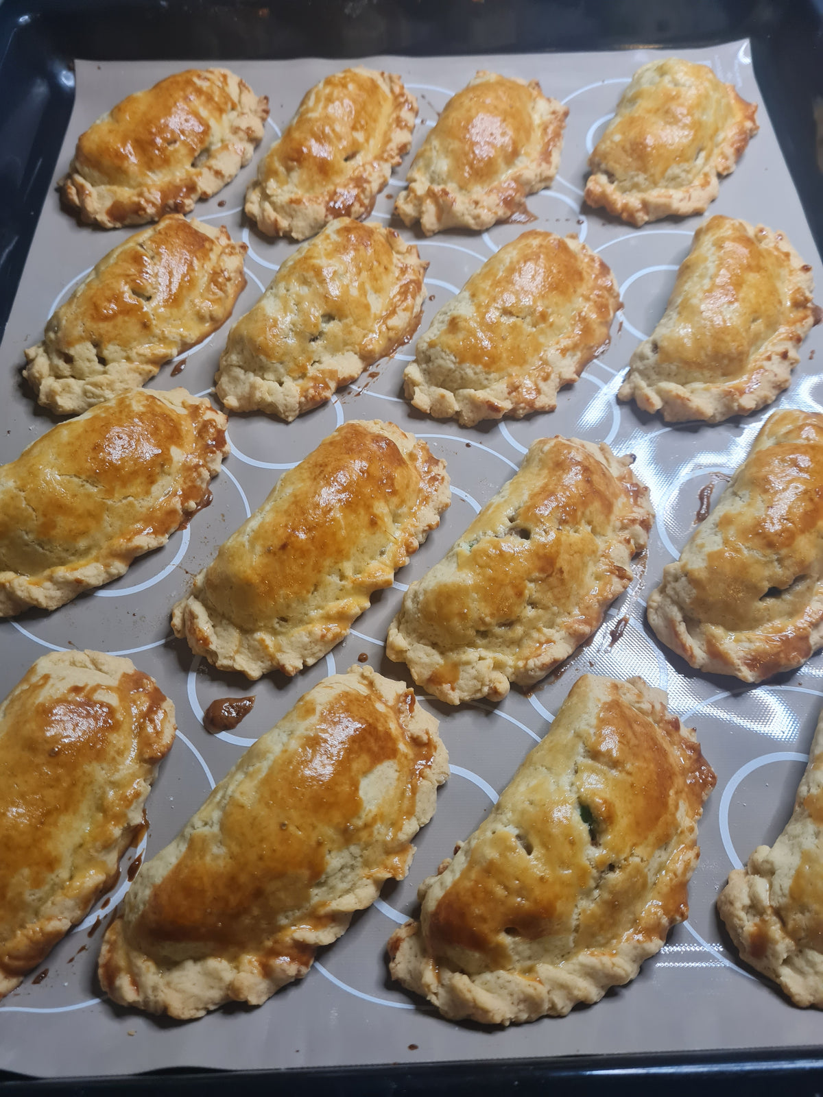 Empanada Pork (8 pcs)